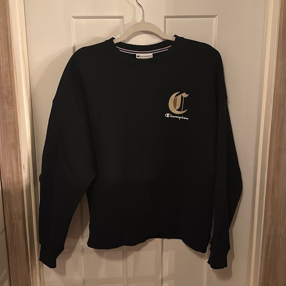 Champion black crew neck sweater size Large